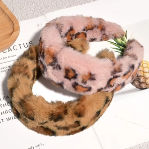 Retro plush leopard print headbands for women in thick faux fur material for autumn and winter
