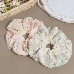 Bestickte Netz-Haargummis mit Blumenmuster in Rosa und Lila, weiches Vintage-Design