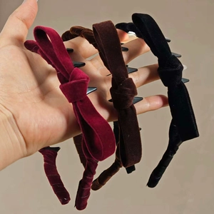 Elegant velvet wavy headband set with retro bow design and non-slip teeth for women