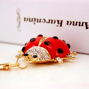 Porte-clés créatif en forme de coccinelle avec strass brillants et émail rouge élégant