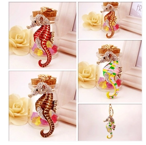 Détails de porte-clés hippocampe colorés avec émail et strass brillants en diverses teintes