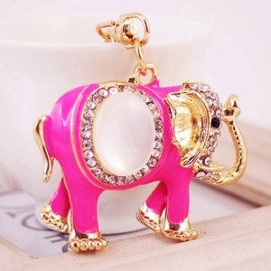Porte-clés éléphant rose avec pierre œil de chat et cristaux brillants en métal doré