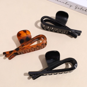 Korean Vintage Matte Elegant Leopard Print Hair Claw Clip Large Resin Shark Hair Clip For Women Daily Styling Accessories