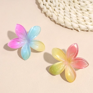 Grandi pinze per capelli a fiori di plumeria sfumati per spiaggia e vacanze