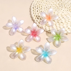 Elegante Pinza para el Cabello con Flor de Plumeria Nacarada Estilo Dulce Isla Hawaiana Clip de Pico de Pato de Resina para Mujer Diario Playa Viaje Tocado