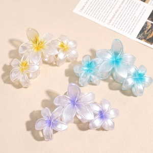 Lot de trois pinces à cheveux en forme de fleurs de frangipanier avec dégradé