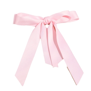 Elegante fermaglio per capelli con fiocco in raso rosa chiaro e nastri lunghi