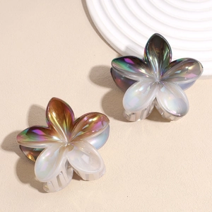 Iridescent Flower Hair Claw Clip Elegant Gradient Frangipani ABS Artificial Pearl Accessory For Women Daily Styling Headwear Decoration