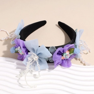 Serre-tête floral avec fleurs en soie violette et franges de perles blanches