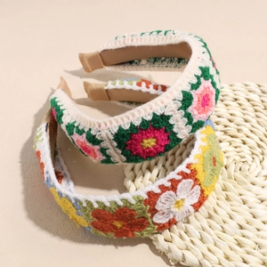 Cerchietto per capelli floreale all'uncinetto con ricami colorati per stile boho estivo