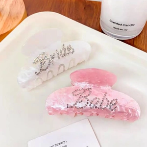 Fermaglio per Capelli a Granchio in Acrilico con Lettere in Strass Bride Babe per Donna Cuore Perlato Accessori Sposa