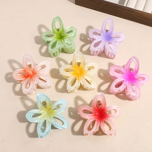 Pince à Cheveux Bohème Frangipanier pour Femmes Été Plage Vacances Dégradé Résine Fleur Pince Araignée Doux Accessoires Cheveux