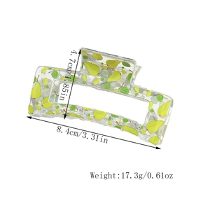 Detail showing the dimensions and weight of this transparent pear pattern hair claw clip