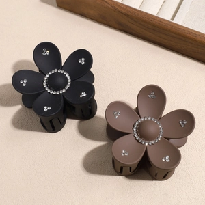 Pinces à cheveux fleurs mates élégantes avec strass en noir et marron café