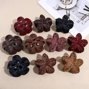 Women's Flocked Plaid Leopard Flower Hair Claw Clip Vintage Velvet Frangipani Shark Clip For Thick Hair Styling Accessories