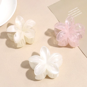 Pince à Cheveux Fleur Forme de Frangipanier Acrylique Nacré Pince Requin Style Coréen Ins Accessoire de Cheveux Élégant Femme