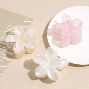 Pinces à cheveux élégantes en forme de frangipanier nacré rose et blanc pour femmes