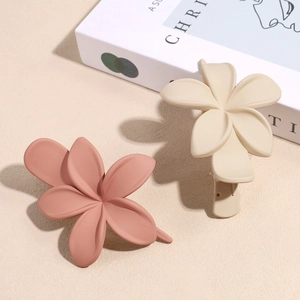 Molle per capelli a fiore opaco in rosa antico e beige crema per styling elegante
