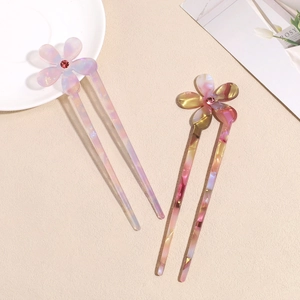Elegant U-shaped acetate flower hairpins with pearls and rhinestones in two gradient colors