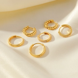 Ensemble de Boucles d'Oreilles Créoles en Cuivre Doré pour Femmes Corde Torsadée Simple Strass Bijoux de Mode Élégants