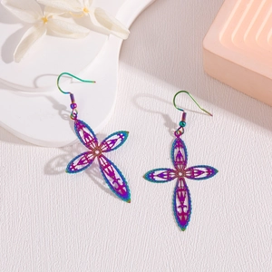 Boucles d'oreilles croix en acier inoxydable arc-en-ciel style punk rock