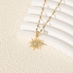 Élégant Collier À Pendentif Soleil En Acier Inoxydable Pour Femme Chaîne De Clavicule Incrustée De Strass Plaqué Or Bijoux De Mode