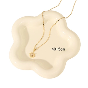 Collier pendentif tournesol doré luxueux avec cristaux de zircon et chaîne réglable