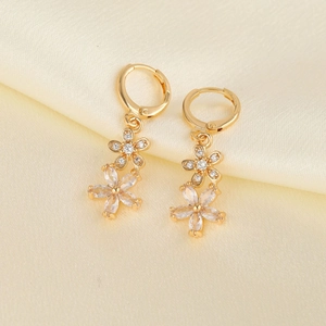 Élégantes Boucles d'Oreilles Pendantes Fleur en Cuivre pour Femmes Plaquées Or Avec Zirconia Accessoires de Bijoux de Mode