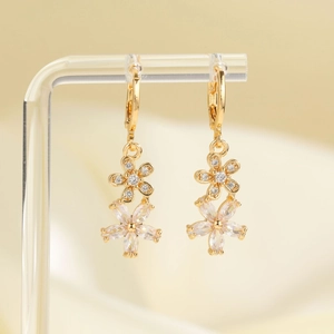 Boucles d'oreilles fleurs dorées avec cristaux étincelants et fermoirs pour femmes