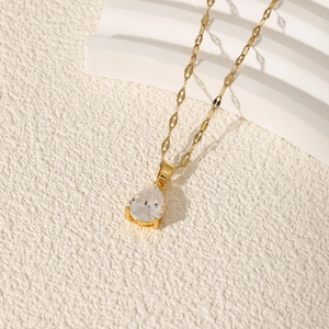 Elegant gold pear cut cubic zirconia teardrop pendant necklace for women's fashion