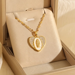 Collana con Pendente della Vergine Maria a Cuore in Acciaio Inossidabile per Donna Catena a Labbro Placcata Oro Gioielli Religiosi