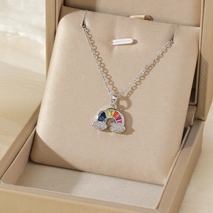 Collier arc-en-ciel avec nuages plaqués or 18k et zircons colorés pour femme