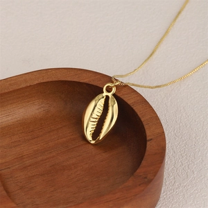Minimalist gold stainless steel shell pendant necklace with square link chain