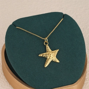 Collier Pendentif Étoile de Mer en Acier Inoxydable pour Femme Plaqué Or 18K Chaîne Vénitienne Bijoux Marine