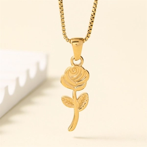 Collier Pendentif Rose en Acier Inoxydable Plaqué Or 18K pour Femme Collier de Clavicule Élégant Bijoux Quotidiens