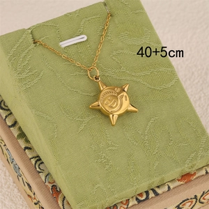 Collana dorata in acciaio inossidabile con ciondolo sole sorridente e catena da 40+5 cm