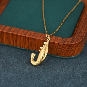304 Edelstahl 3D Ozean Hai Anhänger Halskette Für Damen 18K Vergoldet Hohl Fisch Charm Schlüsselbein Kette Schmuck Geschenk