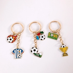Llavero de Metal con Tema de Fútbol Esmalte Souvenir Deportivo Colgante Trofeo Camiseta Zapatos Charms Bolso Regalos para Fans