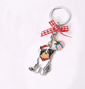 Detailaufname Weihnachts-Hunde-Schlüsselanhänger mit roter Schleife für Taschen