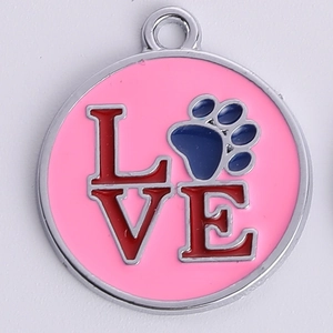 Medaglietta per animali in metallo rosa con scritta LOVE e zampa blu per collari