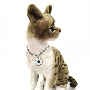 Collier pour animaux en strass étincelants avec un pendentif ballon de football