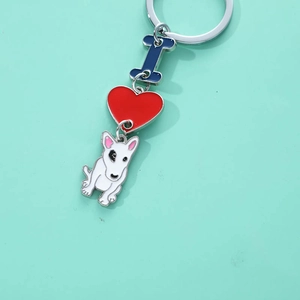 Portachiavi cane Bull Terrier fai-da-te con lettera I blu e ciondolo a cuore rosso