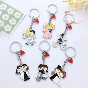 Porte-clés Mariée Et Marié Dessin Animé Métal Pendentif Cœur Romantique Couple Porte-clés Cadeau Anniversaire Souvenir