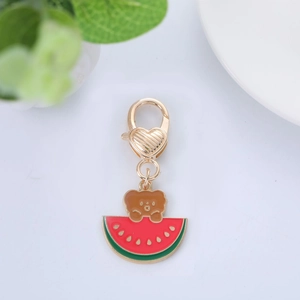 Porte-clés de chien avec pendentifs ours et pastèque avec fermoir mousqueton cœur doré