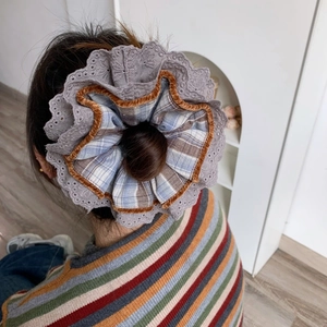 Retro Plaid Lace Hair Scrunchie Large Velvet Edged Oversized Fabric Elastic Hair Band Sweet Ponytail Holder Hair Jewelry