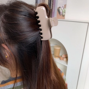 Creative bear apron design hair claw clip in creamy beige acetate for long thick hair