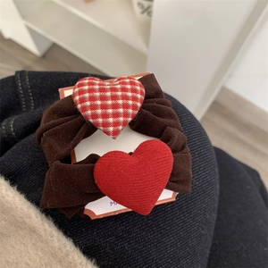 Korean Style Sweet Pastoral Brown Fabric Scrunchie With Red And Plaid Heart Charms Handmade Hair Ties For Women Hair Accessories