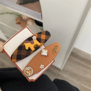 Lot de deux barrettes à cheveux à carreaux jaunes avec motif chien et plaque handmade