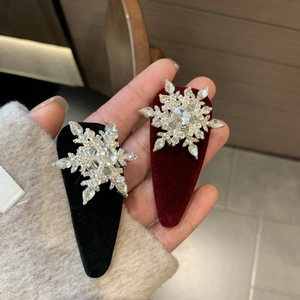 Elegant velvet snowflake hair clips set in black and burgundy with crystal rhinestones