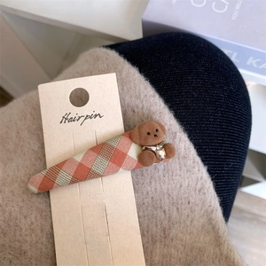 Barrette à cheveux ours mignon avec motif à carreaux orange et pierre en cœur